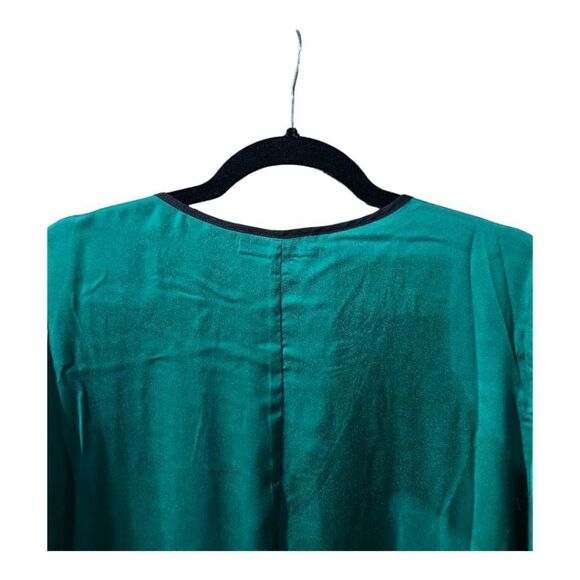 NWT - ELOQUII - Green Blouse Black Trim with Arm Slits - Size 20 - Picture 4 of 8